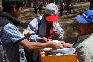 Students buying Enpanadas
