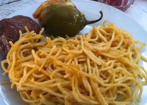 Baked Fideos, a Stuffed Pepper and a Baked Potato (´Photo: Wayra)